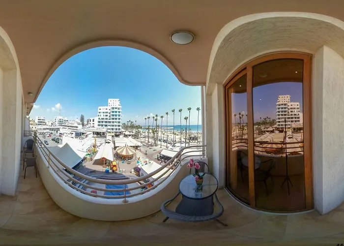 Ithaki Phinikoudes No. 204 Apartment Larnaca