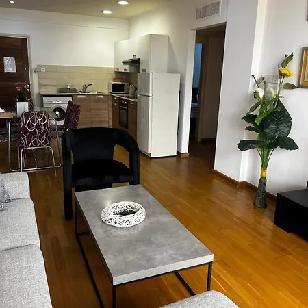 Ithaki Phinikoudes No. 204 דירה *