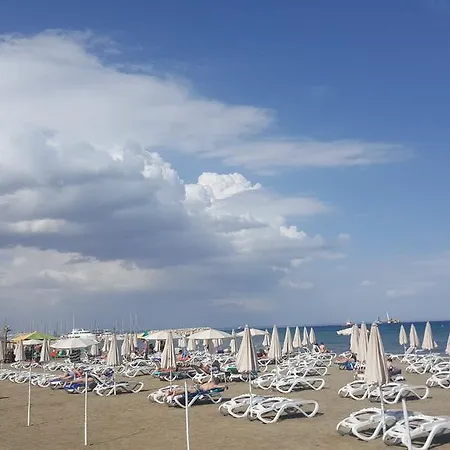 Ithaki Phinikoudes No. 204 דירה *