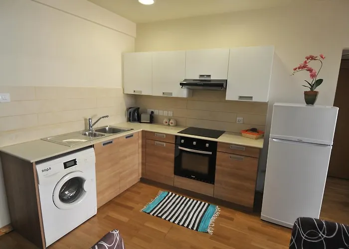 Ithaki Phinikoudes No. 204 * Ларнака