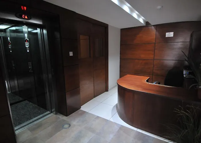 Ithaki Phinikoudes No. 204 *